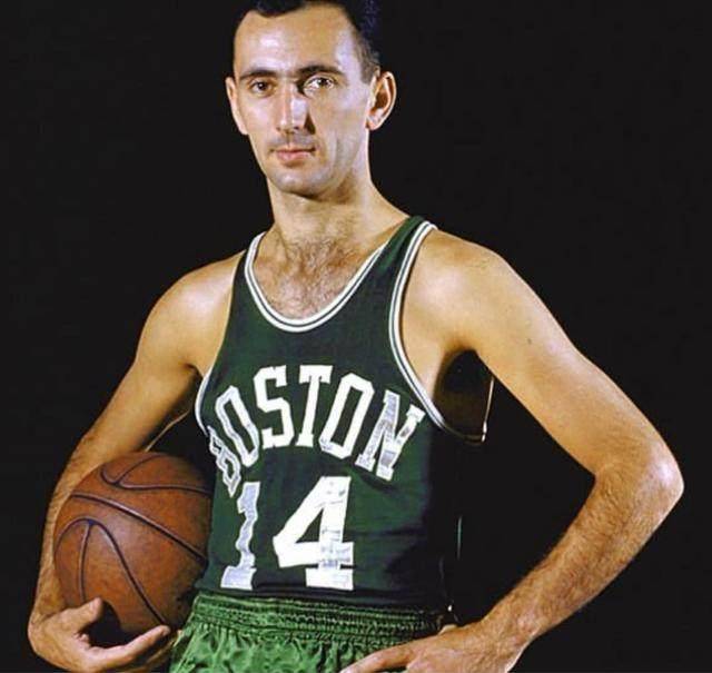 她提出在资 她提出在资