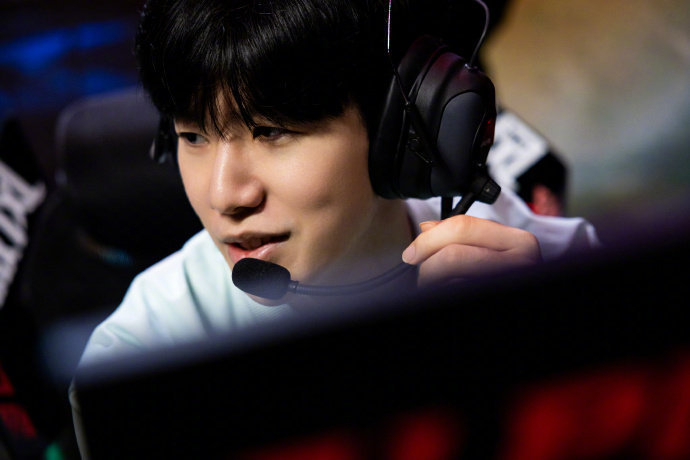 顶薪合同 顶薪合同